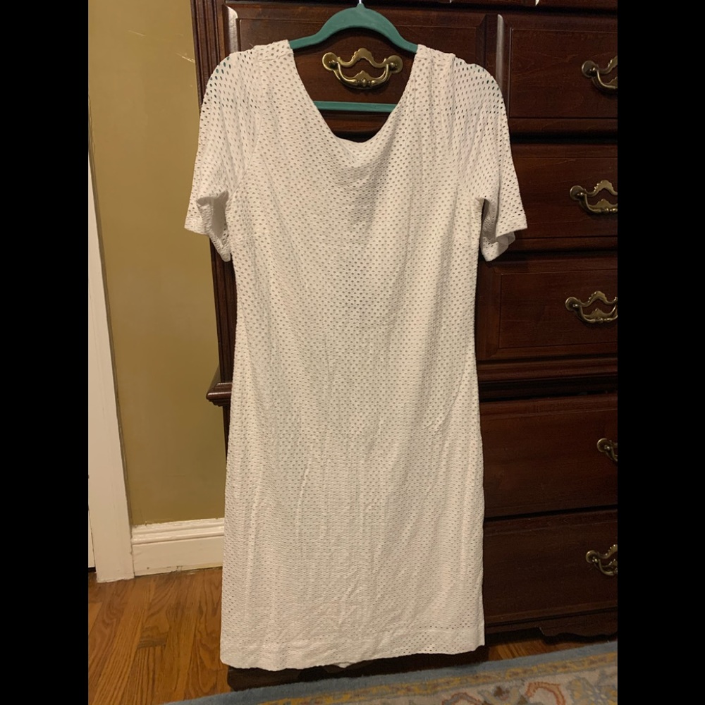 White dress with little holes/eyelets, with lining